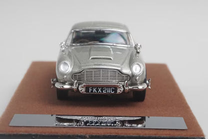 6250941S XiaoGuang MODEL 1:64 Aston Martin DB5 (007 version) Silver
