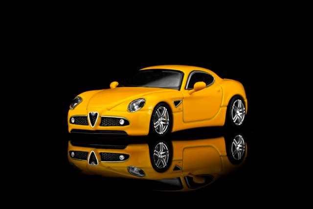 [ Pre-order ] M69054 MOTORHELIX 1:64 Alfa Romeo 8C Competizione 2008 Giallo Mica Yellow