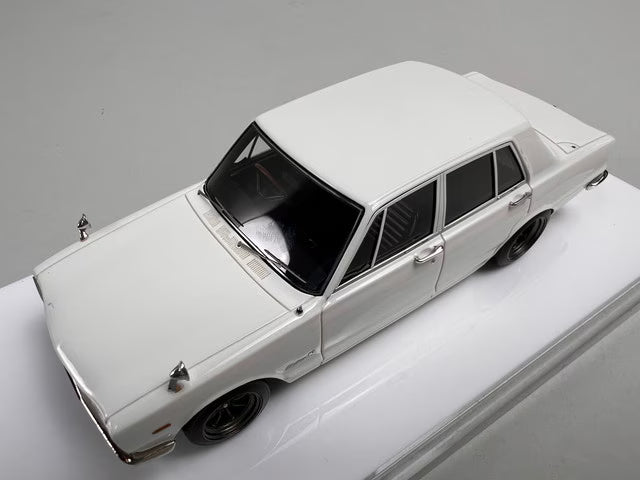 1:43 Make Up/Vision VM241C Nissan Skyline 2000GT-R (PGC10) 1969 White