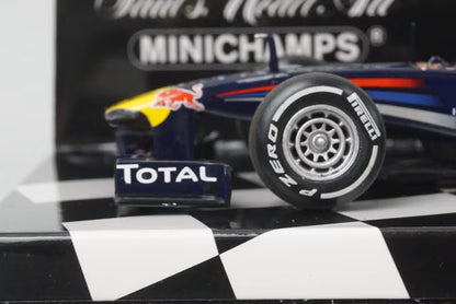 1:43 MINICHAMPS 410110301 Red Bull Racing Renault RB7 Japanese GP 2011 #1 model car