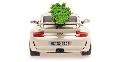 [ Back-order ] MINICHAMPS 400065405 1:43 Porsche 911 GT3 2006 White Christmas Tree model car