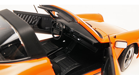 [ Back-order ] MINICHAMPS 100063064 1:18 Porsche 911 Carrera 3.2 Targa 1983 Orange model car
