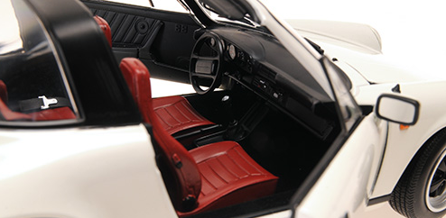 [ Back-order ] MINICHAMPS 100063062 1:18 Porsche 911 Carrera 3.2 Targa 1983 White model car