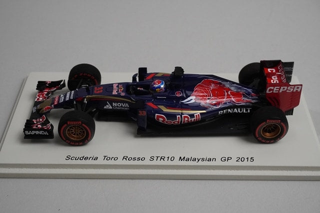 1:43 SPARK S4618 Scuderia Toro Rosso STR10 Malaysia GP 2015 #33 M.Verstappen model car