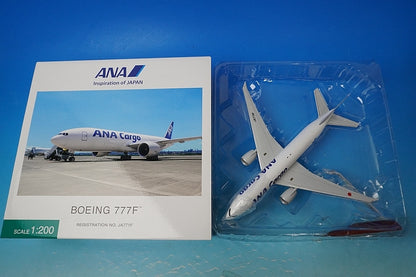 1:200 B777F ANA Cargo with gear JA771F NH20140 ANA airplane model