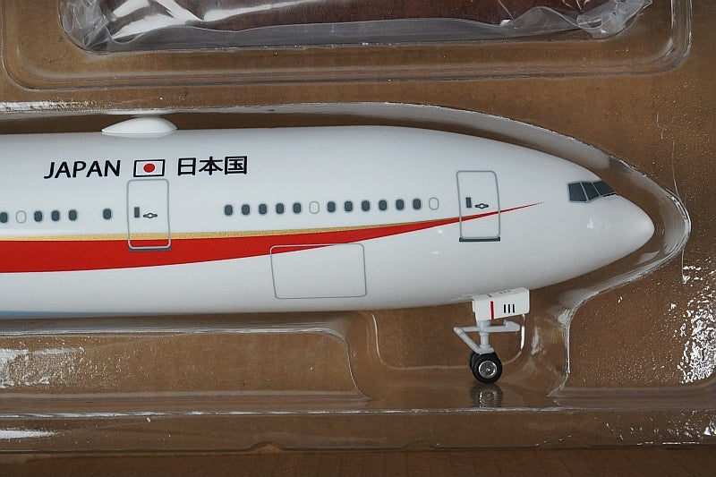 1:200 B777-300ER JASDF Japanese Government Aircraft #80-1111 EVER RISE airplane model