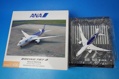 1:400 B787-8 ANA Special Livery Wing Flight Posture JA802A NH40063 ANA airplane model