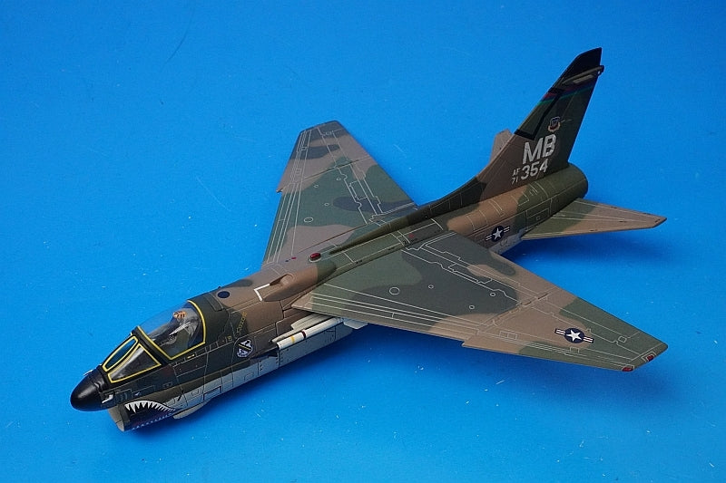 1:72 A-7D Corsair II USAF Korat Air Base 1972 686250 CENTURY WINGS airplane model