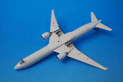 1:400 Cathay Pacific Boeing 777-300ER B-KPM 04083 Phoenix