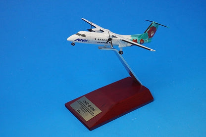 1:200 DHC-8-300 ANK JA801K with stand Blister Outer box missing DH28021 ANA airplane model