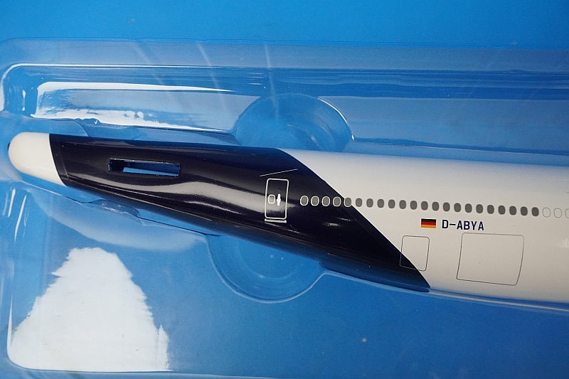 1:200 B747-8 Lufthansa D-ABYA LW200DLH003 LIMOX airplane model
