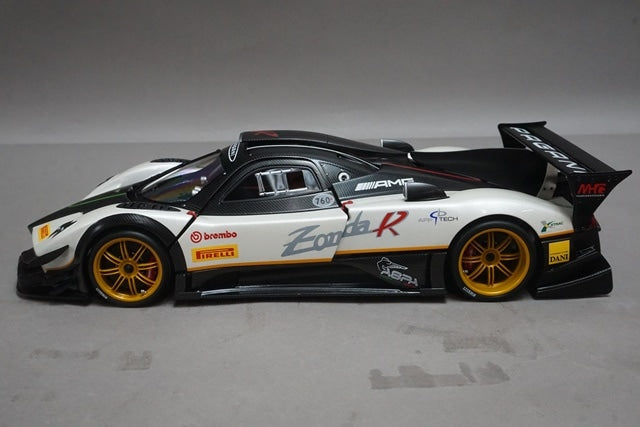 1:18 AUTOart 78271 Pagani Zonda Revolution Carbon Black / White Goodwood model car