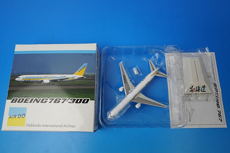 1:400 B767-300ER AIR DO Hokkaido Calbee Jalan Docomo JA98AD 55358 Dragon