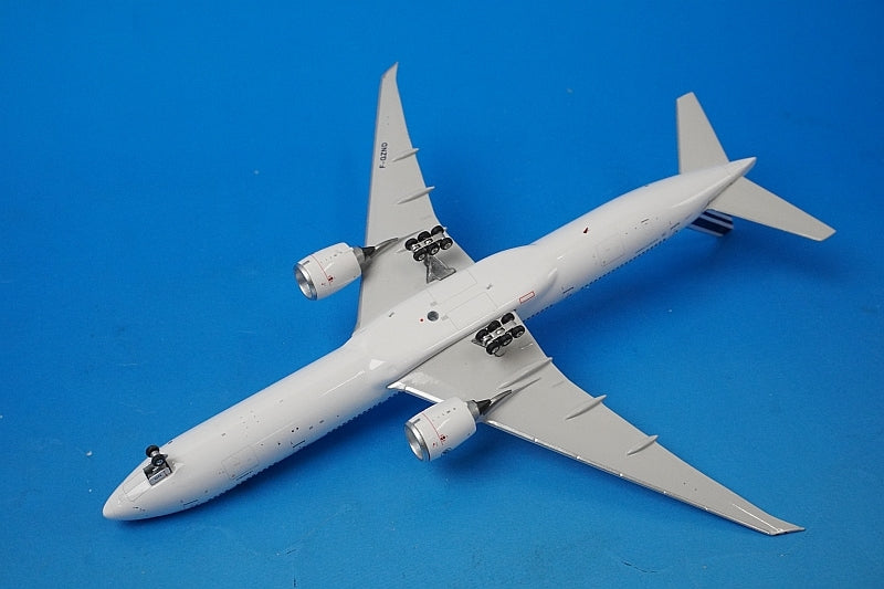 1:400 B777-300ER Air France F-GZND 04400 Phoenix airplane model
