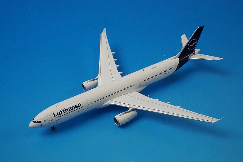 1:400 A330-300 Lufthansa D-AIKO GJDLH1831 Gemini airplane model