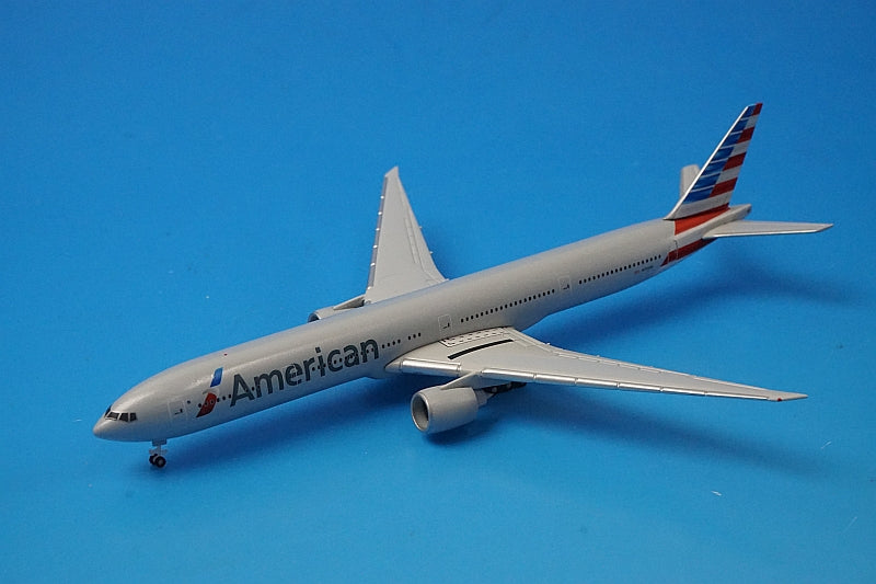 1:500 B777-30ER AA American N731AN 523950-002 Herpa airplane model