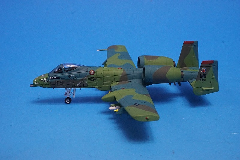 1:144 A-10A Thunderbolt II USAF 353rd Tactical Fighter Squadron Panthers MB79-0096, HONEY BUNS AVFS-1711019 S14