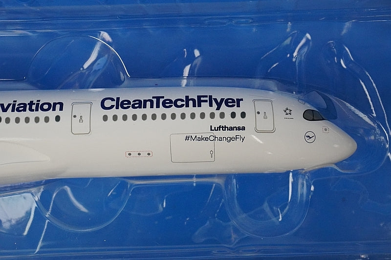 1:200 A350-900 Lufthansa CleanTechFlyer D-AIVD LW200DLH024 LIMOX airplane model
