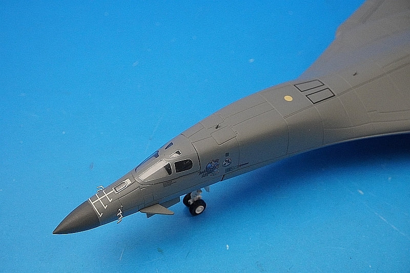 1:200 B-1B Lancer USAF 34th Bomb Wing Thunderbirds Ellsworth Air Force Base #86-0115 558679 Herpa airplane model