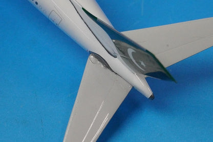 1:400 A330-300 PIA Pakistan 4R-ALN 11446 Phoenix airplane model