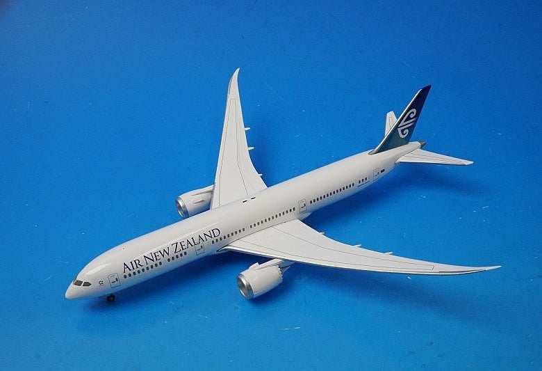 1:400 B787-9 New Zealand Wing attitude No registration number 5125 Hogan airplane model
