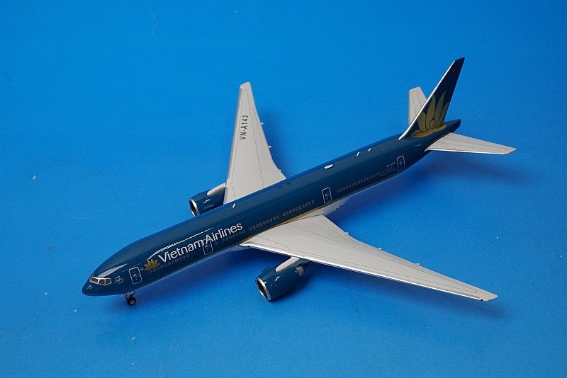 1:400 B777-200ER Vietnam VH-A143 11074 Phoenix airplane model