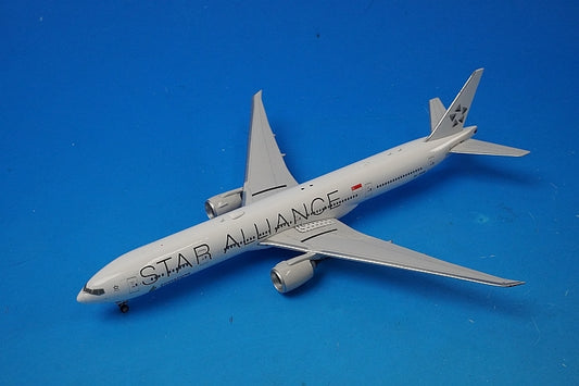 1:400 B777-300ER Singapore Star Alliance White 9V-SWM 04269 Phoenix airplane model