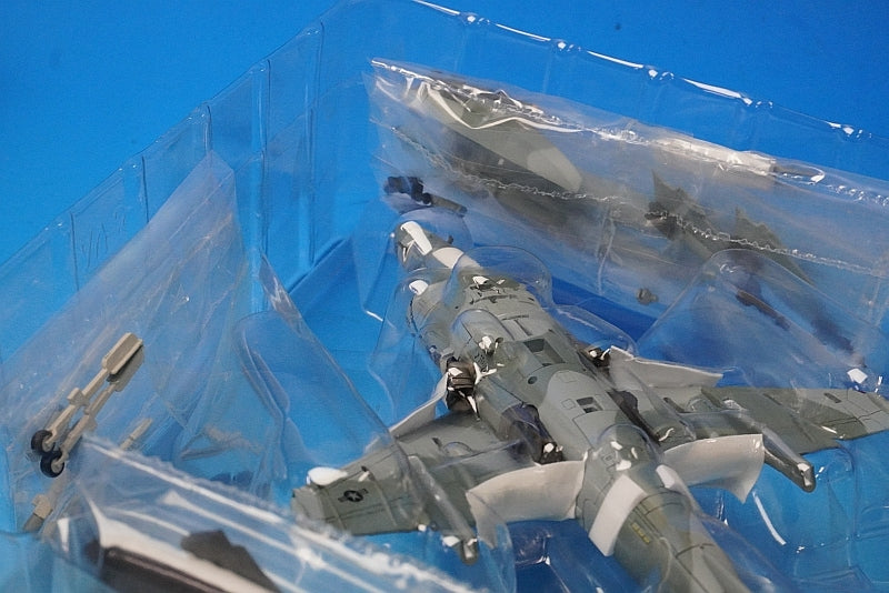 1:72 AV-8B Harrier II USM Corps Tomcats during Operation Desert Shield King Abdulaziz Air Base WL01 #163571 HA2625 Hobby Master