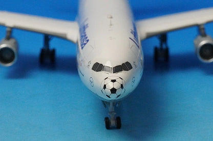 1:200 Boeing A340-300 Lufthansa Football D-AIGS B-LH340-001 B-Models airplane model