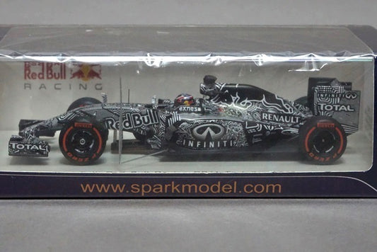 1:43 SPARK S4621 Infiniti Red Bull Racing RB11 Test Car 2015 #26 D.Kvyat