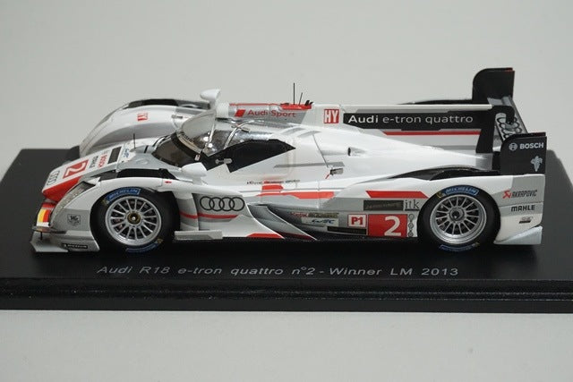 1:43 SPARK 43LM13 Audi R18 e-tron quattro Le Mans Winner 2013 #2 model car
