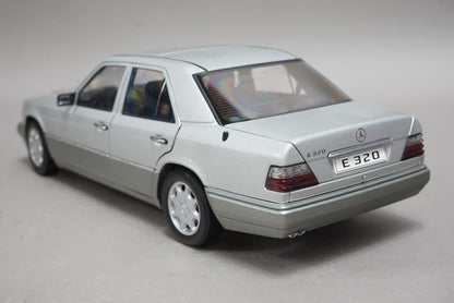 1:18 AUTOart 76271 Mercedes Benz E-Class (E320) Limousine 1995 model car