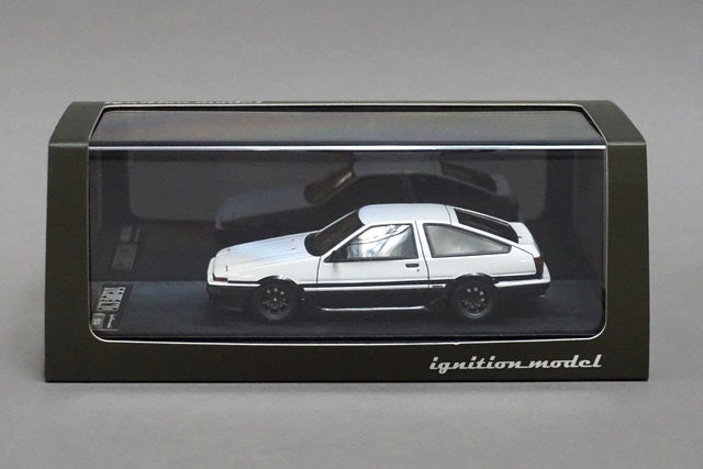 1:43 ignition model IG0484 Toyota Sprinter Trueno(AE86) 3 door GT Apex White / Black