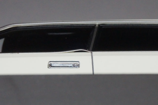 1:18 ignition model IG1467 Nissan Gloria P430 4door Hardtop 280E Brougham White