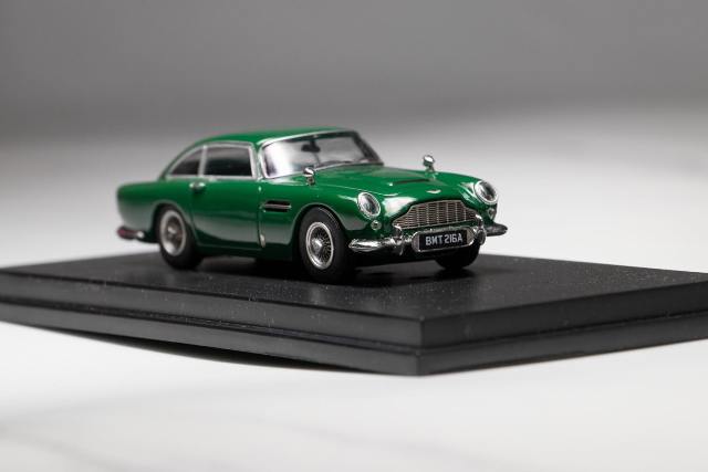 DCM 1:64 Aston Martin DB5 Green