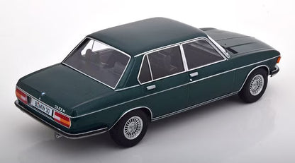 KKDC180405 KK scale 1:18 BMW 3.0S E3 2 Series 1971 Dark Green Metallic