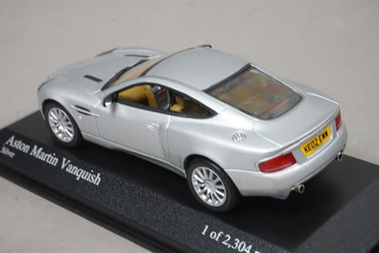 1:43 MINICHAMPS 400137224 Aston Martin Vanquish 2002 Silver model car