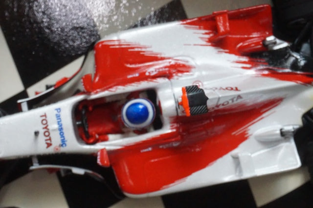 1:43 MINICHAMPS 400030020 Panasonic Toyota Racing TF103 O. Panis #20