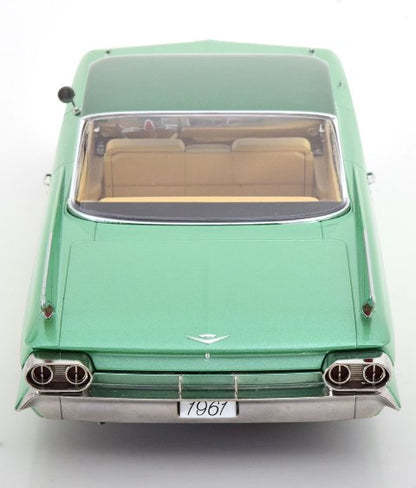 KKDC181253 KK scale 1:18 Cadillac Series 62 Coupe DeVille 1961 in Light Green Metallic/Green Metallic