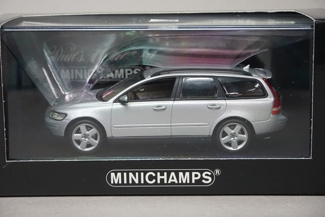 1:43 MINICHAMPS 400171210 VOLVO V50 2003 Silver