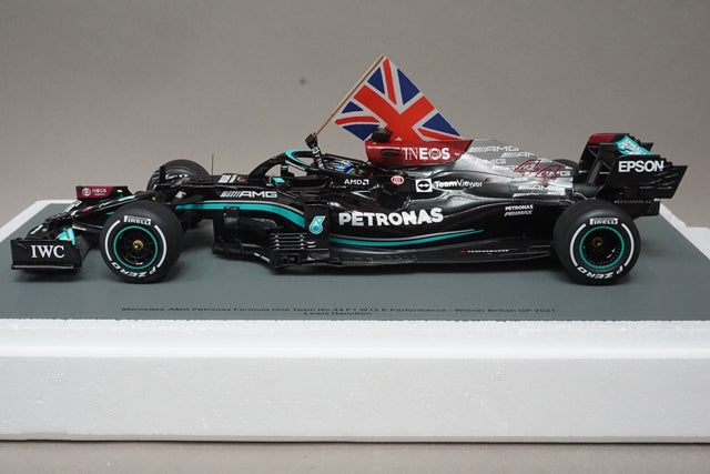 1:18 SPARK 18S599 Mercedes AMG F1 W12 E Performance British GP Winner 2021 #44