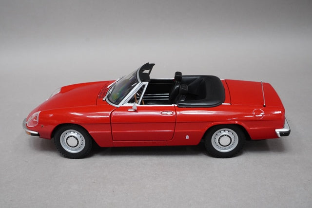 1:18 MINICHAMPS 180120930 Alfa Romeo 2000 Spider 1970 Red