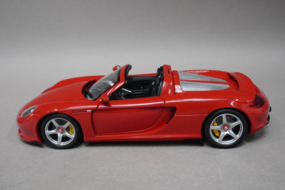 1:18 MINICHAMPS 100062630 Porsche Carrera GT 2004 Red