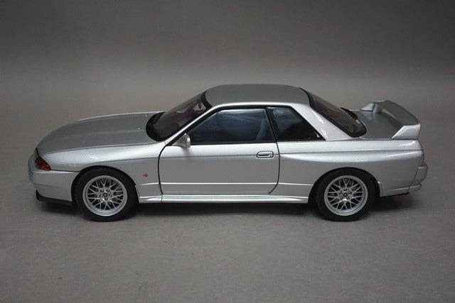 1:18 AUTOart 77346 Nissan Skyline GT-R (R32) V-spec2 Spark Silver