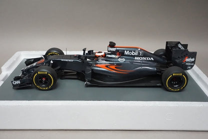 1:18 SPARK 18S247 McLaren Honda MP4-31 Bahrain GP 2016 #47 Stoffel Vandoorne