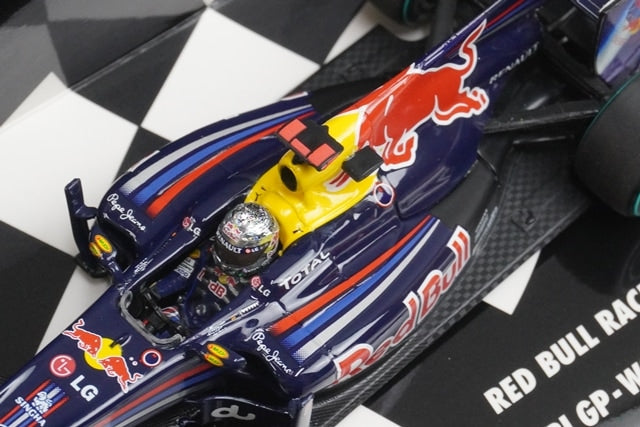 1:43 MINICHAMPS 410100105 Red Bull Racing Renault RB6 Abu Dhabi GP World Champion 2010 #5 Sebastian Vettel model car