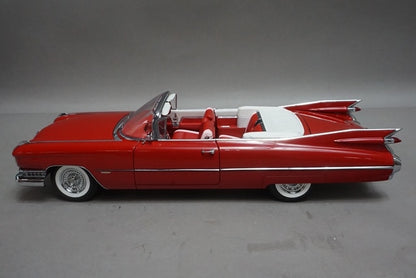 1:18 AUTOart 70401 Cadillac Series 62 Red model car