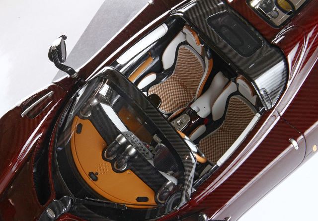 [ Pre-order ] P18245A BBR 1:18 Pagani Utopia roadster full carbon red *Clear case included