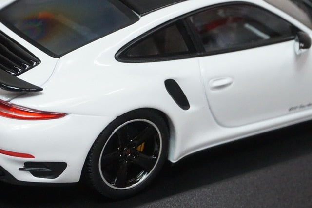 1:43 MINICHAMPS WAX20130026 Dealer special order Porsche 911 Turbo S White Black