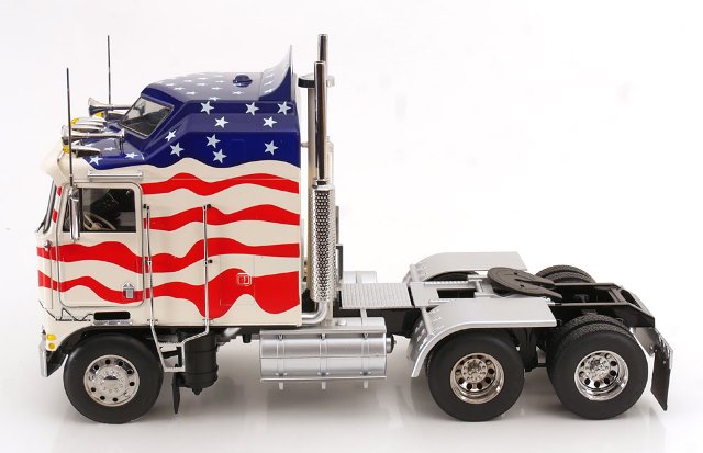 RK180146 ROAD KINGS 1:18 Kenworth K100 Aerodyne 1976 Stars & Stripes